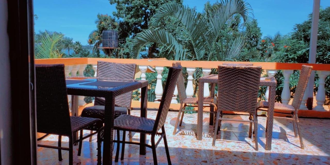 La Feve Beach Hotel And Safaris Uganda 엔테베 외부 사진
