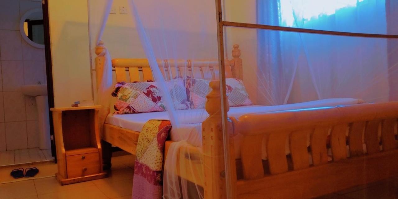 La Feve Beach Hotel And Safaris Uganda 엔테베 외부 사진