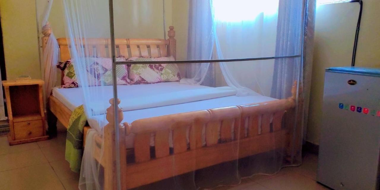 La Feve Beach Hotel And Safaris Uganda 엔테베 외부 사진